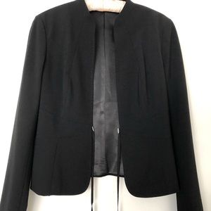 Tahari Woman’s blazer/jacket